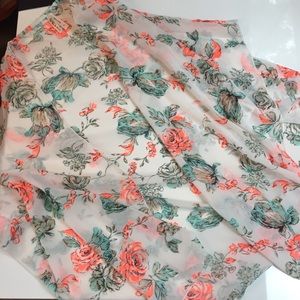 Flowy flowery top - cover up